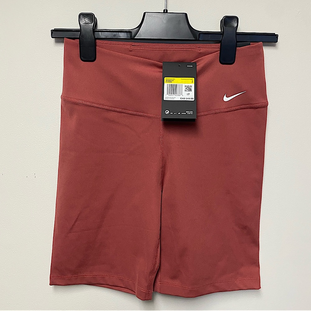 2/$40 🌺 Nike 7” Bike Shorts